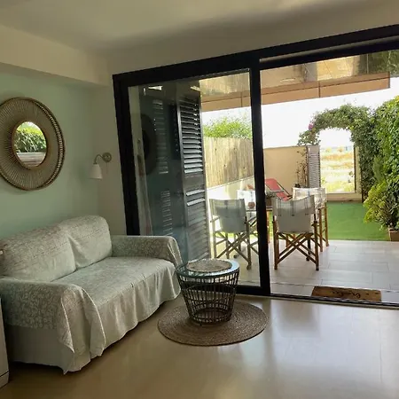 Flat With Garden Castelldefels