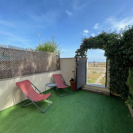 Apartment Flat With Garden *