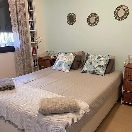 Flat With Garden Apartment *