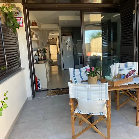 Flat With Garden Apartment *