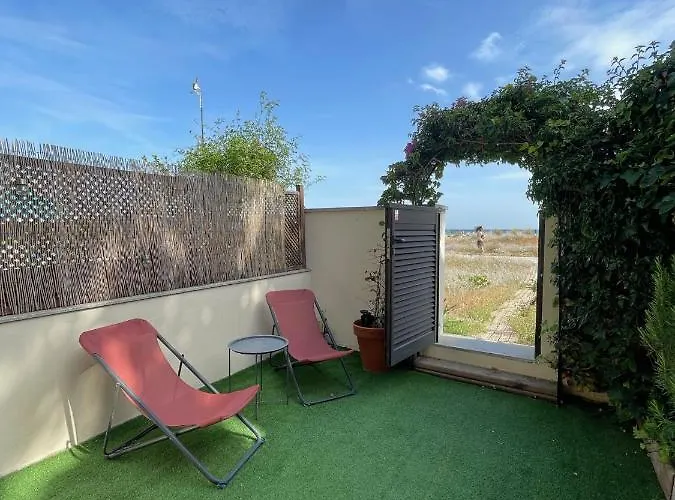 Апартаменты Flat With Garden *