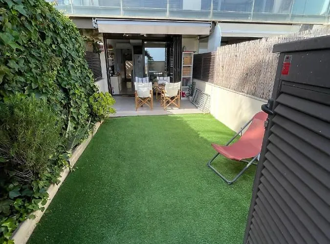 Апартаменты Flat With Garden